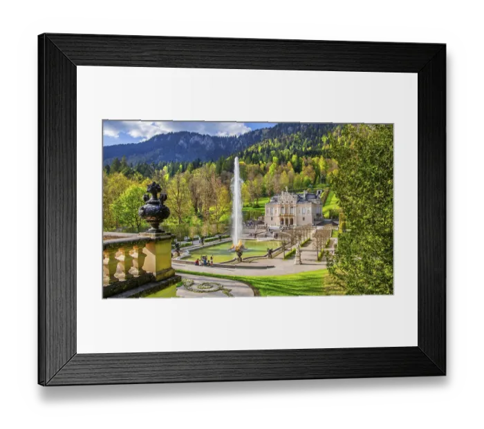 Framed Print : Water parterre with large fountain and portal of Linderhof Castle in spring