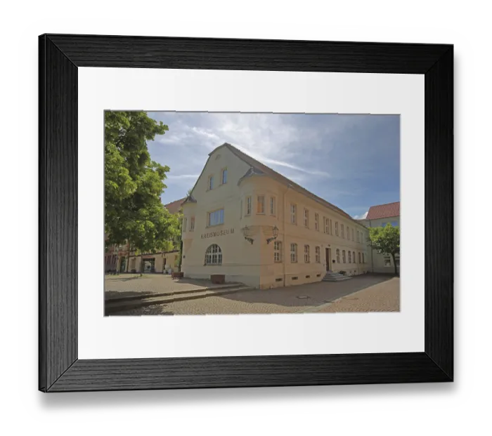 Framed Print : Historical District Museum, Market