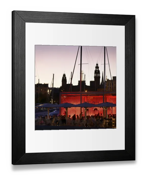 Framed Print : Silhouettes at dusk, Bar Cafe in the Marina