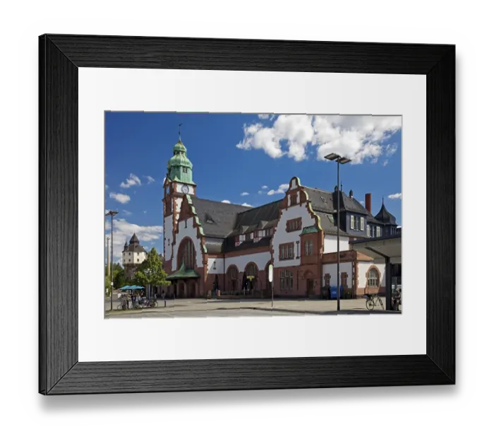 Framed Print : Railway station in Bad Homburg vor der Hohe Framed Print : Railway station in Bad Homburg vor der Hohe