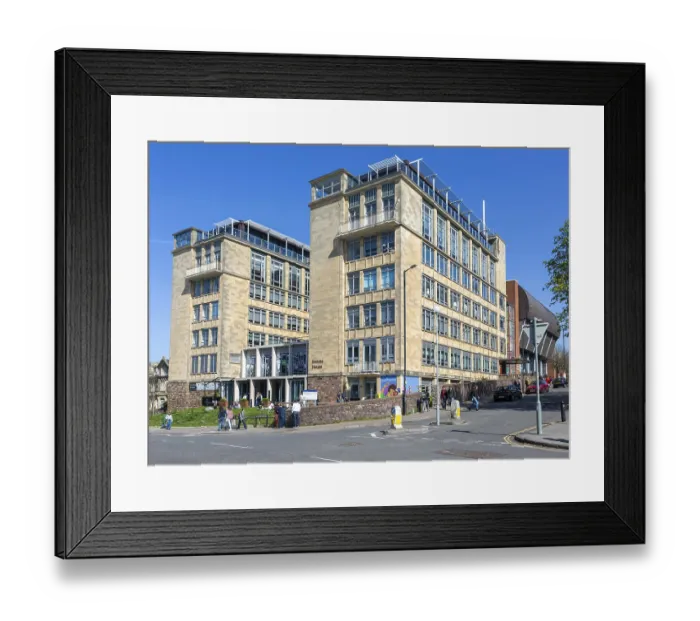 Framed Print : Senate House building, University of Bristol campus