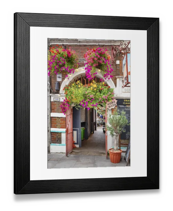 Framed Print : Restaurant in Portobello Road, Camden Town Framed Print : Restaurant in Portobello Road, Camden Town