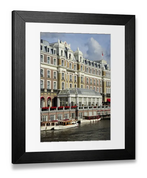 Framed Print : Intercontinental Amstel Hotel am Fluss