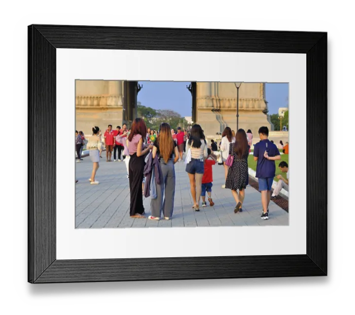 Framed Print : Young Laotians in front of the Patuxai