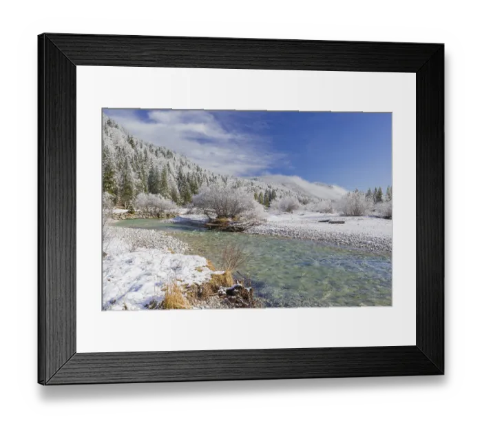 Framed Print : Isar valley in winter at temperatures of minus 18 degrees Celsius