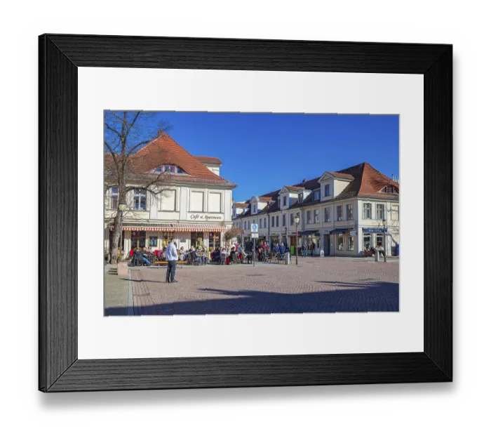 Framed Print : Brandenburger StraBe in front of the Brandenburg Tor in Potsdam