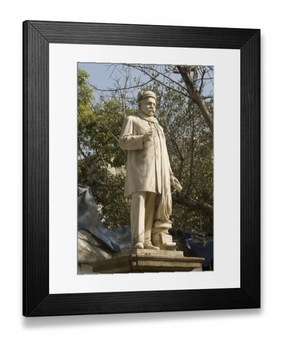 Framed Print : Statue of Gopal Krishna Gokhale patriot and statesman Framed Print : Statue of Gopal Krishna Gokhale patriot and statesman
