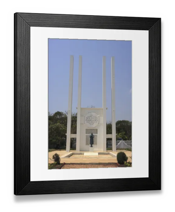 Framed Print : The War memorial with statue of Joan of Arc