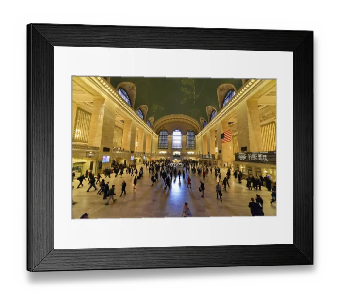 Framed Print : Grand Central Station bustling with people under an impressive ceiling Framed Print : Grand Central Station bustling with people under an impressive ceiling