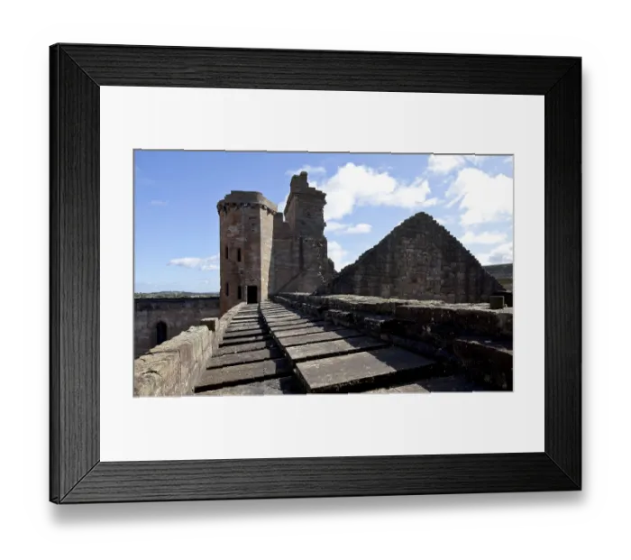 Framed Print : GB Scotland Lithlingow Castle 1542 Birthplace of Mary Stuart 56718