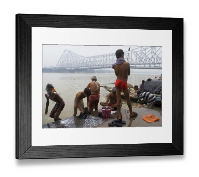 Framed Print : Howrah Bridge (Rabindra Setu) On The River Hooghly A miracle of engineering skill