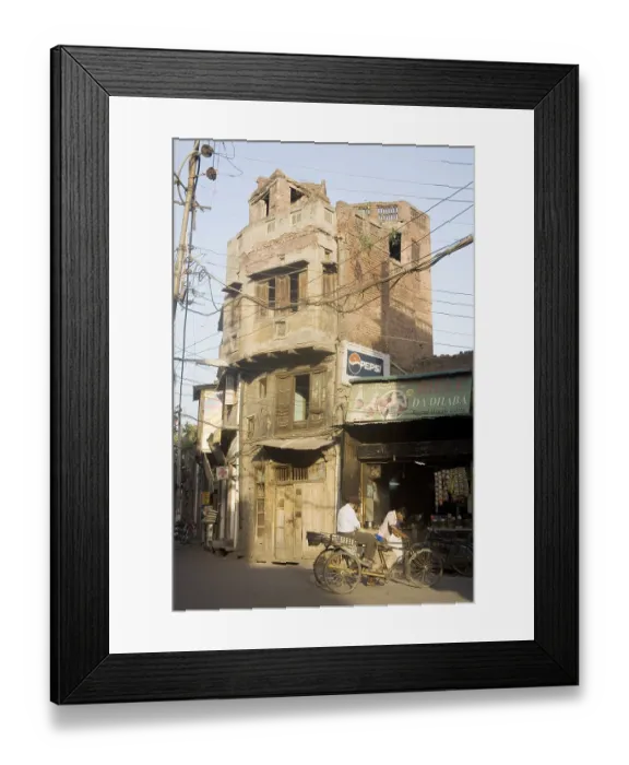 Framed Print : Street scene, old building in the lane