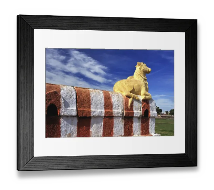 Framed Print : Vandiyur mariamman teppakulam tank