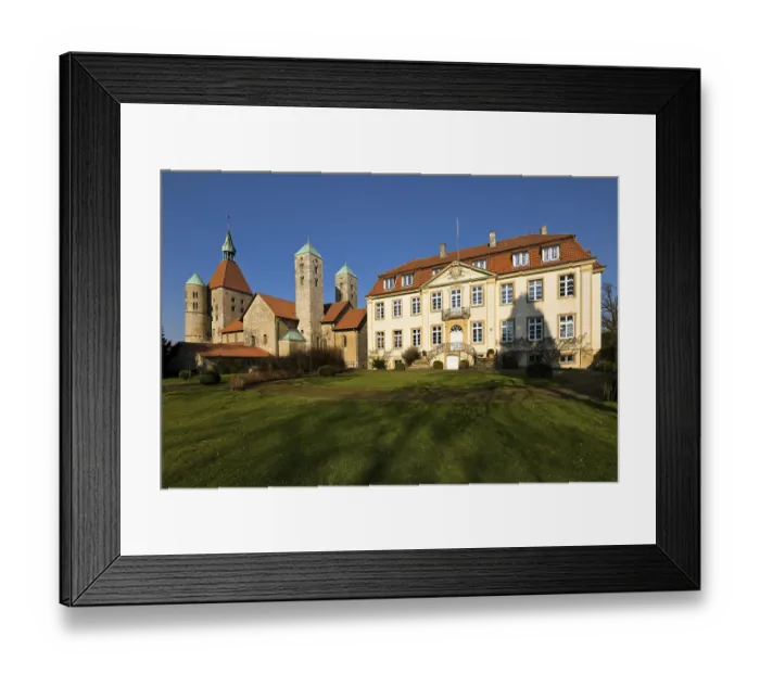 Framed Print : Collegiate Church of St Boniface with Freckenhorst Castle