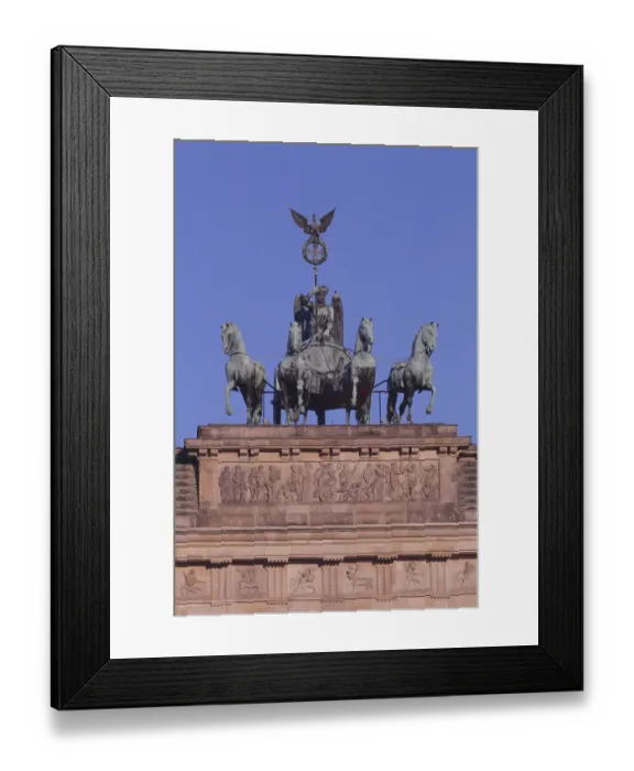 Framed Print : Berlin, Brandenburg Tor / Quadriga Framed Print : Berlin, Brandenburg Tor / Quadriga