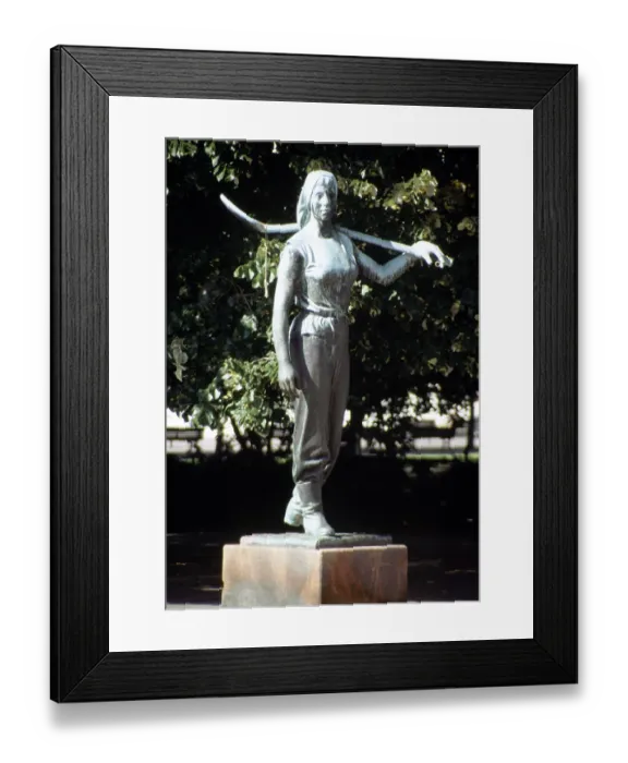 Framed Print : Berlin, RathausstraBe / Trummerfrau Berlin Framed Print : Berlin, RathausstraBe / Trummerfrau Berlin