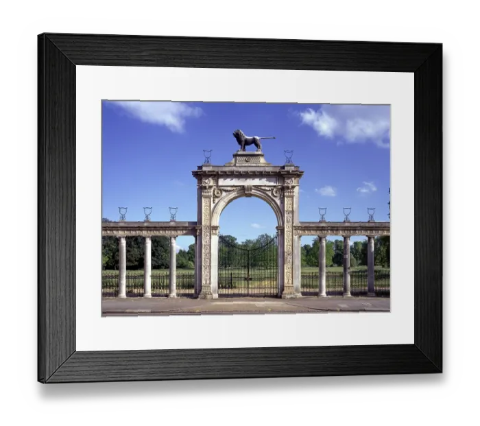 Framed Print : London, Syon House, garden portal