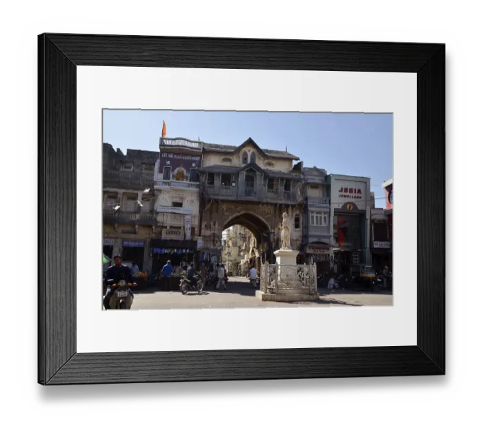 Framed Print : Statue of Mahatma Gandhi in Manak Chowk Porbandar Gujrat India Asia