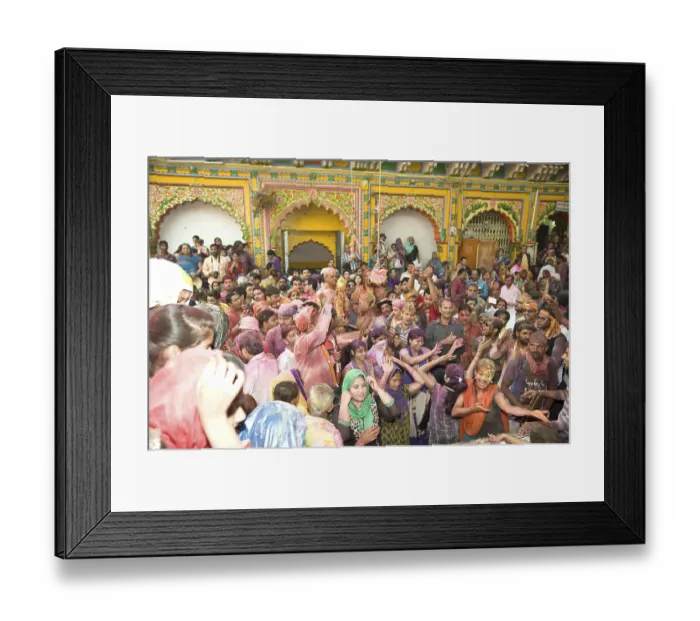 Framed Print : Devotees in dwarkadheesh temple Framed Print : Devotees in dwarkadheesh temple