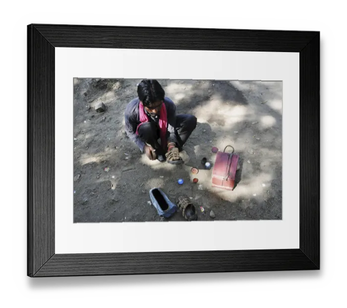 Framed Print : Man shoes polishing, mount abu Framed Print : Man shoes polishing, mount abu