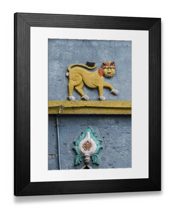 Framed Print : Sculpture on wall of Siddeshwara Temple