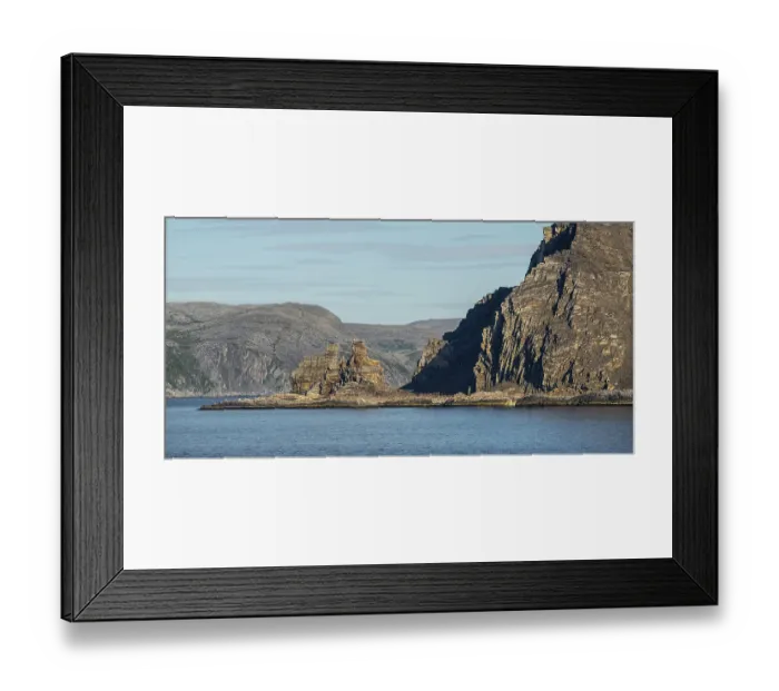Framed Print : Finnkjerka rock formation, Kjollefjord