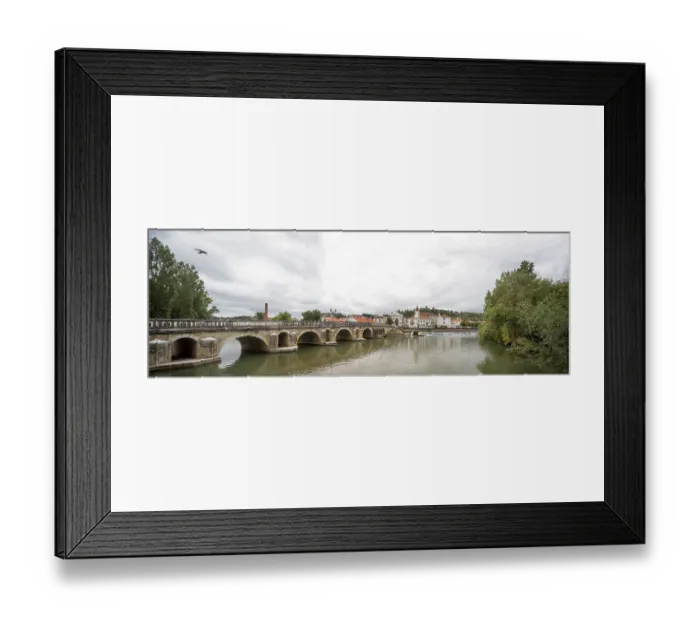 Framed Print : Renaissance bridge Ponte Velha over the Nabao near the old town of Tomar with the Convento de Cristo in the background Framed Print : Renaissance bridge Ponte Velha over the Nabao near the old town of Tomar with the Convento de Cristo in the background