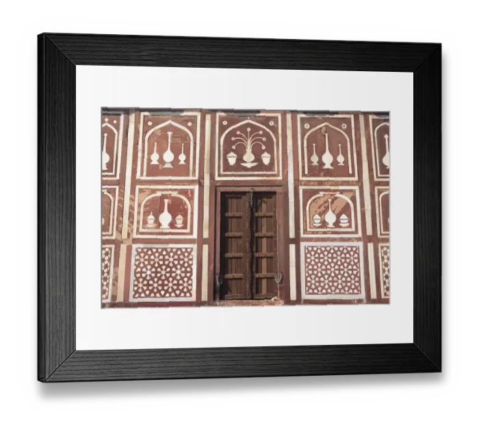 Framed Print : Door west gate made by red sand stone and inlay work in Itimad-ud-Daula tomb