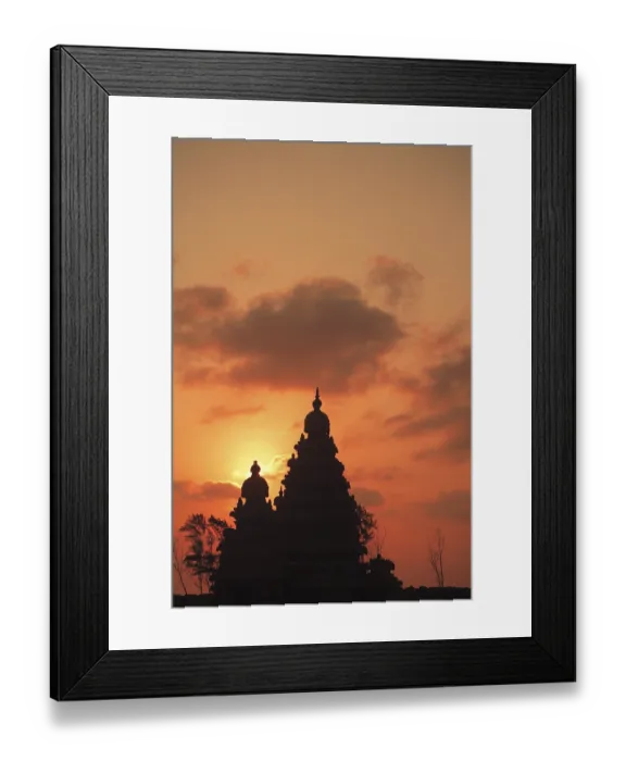 Framed Print : Sunrise at Shore temple dedicated to gods Vishnu and Shiva built c