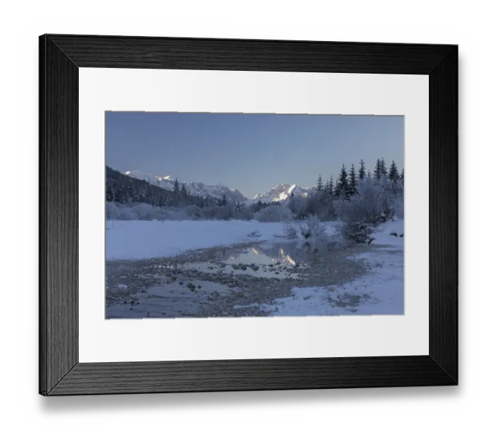 Framed Print : Isar valley in winter at temperatures of minus 18 degrees Celsius