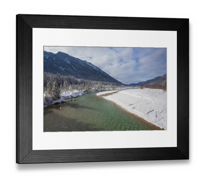 Framed Print : Isar valley in winter at temperatures of minus 18 degrees Celsius