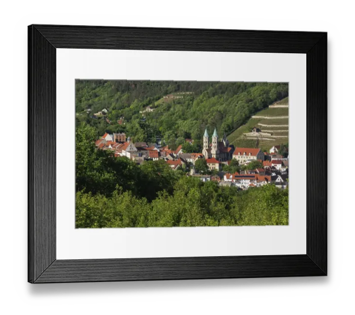 Framed Print : View of the wine-growing town of Freyburg with vineyards and St Marien church