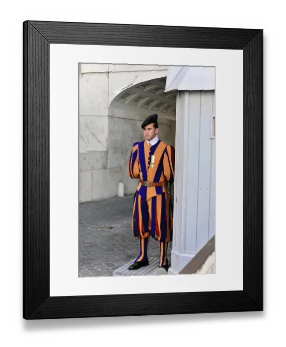 Framed Print : Guard soldier of the Swiss Guard
