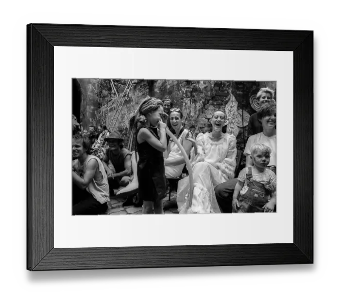 Framed Print : Germany, Berlin, 04.07.1992, courtyard party of the squat KULE (Kunst & Leben)