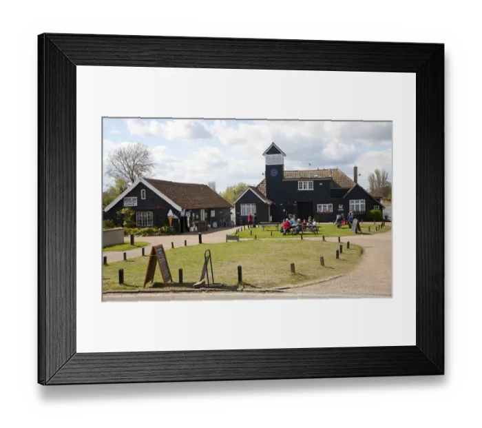 Framed Print : Gift shop and boating pavilion buildings at Thorpeness