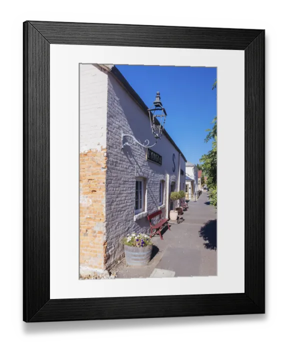 Framed Print : EVANDALE, AUSTRALIA - FEBRUARY 06 2025