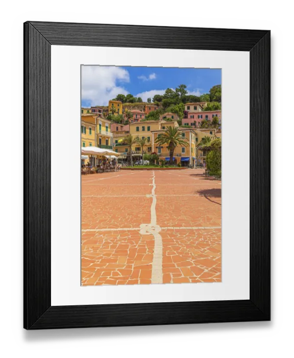 Framed Print : Restaurants and pavement cafes in Piazza Giacomo Matteotti