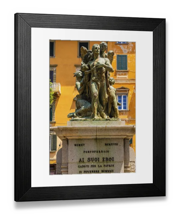 Framed Print : War memorial in Piazza della Repubblica