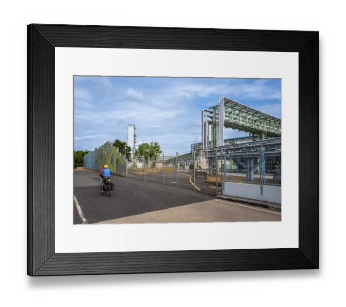 Framed Print : The factory bridge over the River Main in Kelsterbach Framed Print : The factory bridge over the River Main in Kelsterbach
