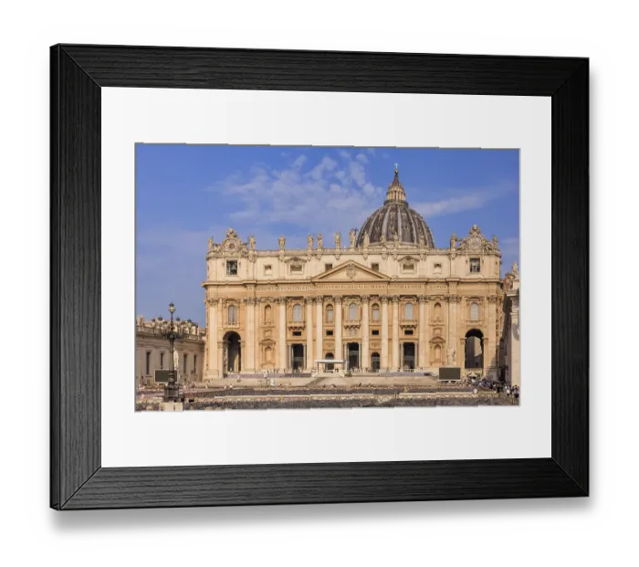 Framed Print : St Peter's Square with St Peter's Basilica at dusk