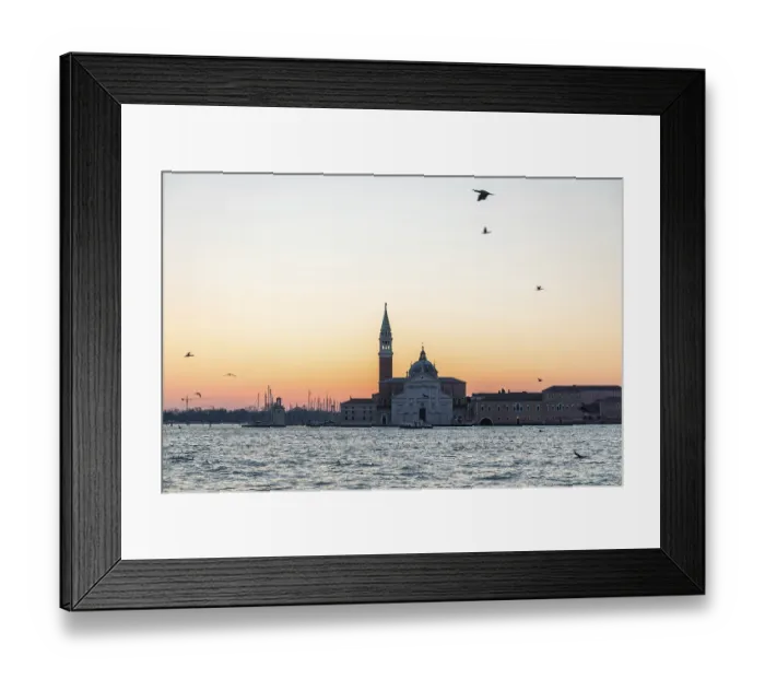 Framed Print : Morgenrot vor Sonnenaufgang, Basilika San Giorgio Maggiore Framed Print : Morgenrot vor Sonnenaufgang, Basilika San Giorgio Maggiore