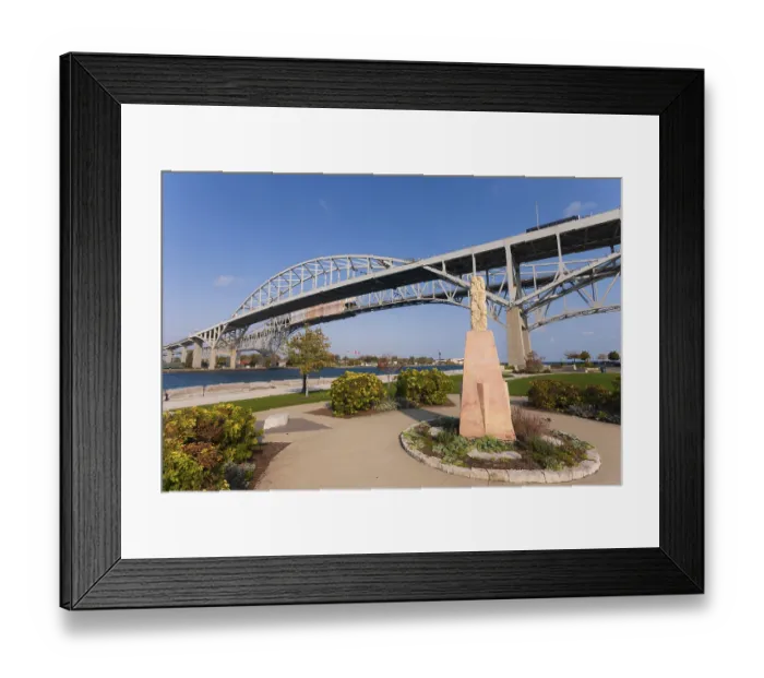 Framed Print : The Bluewater Bridge spans the St