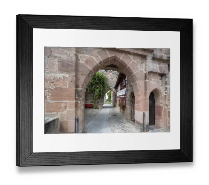 Framed Print : View through the Tor tor of Cadolzburg Castle into the Buggarten
