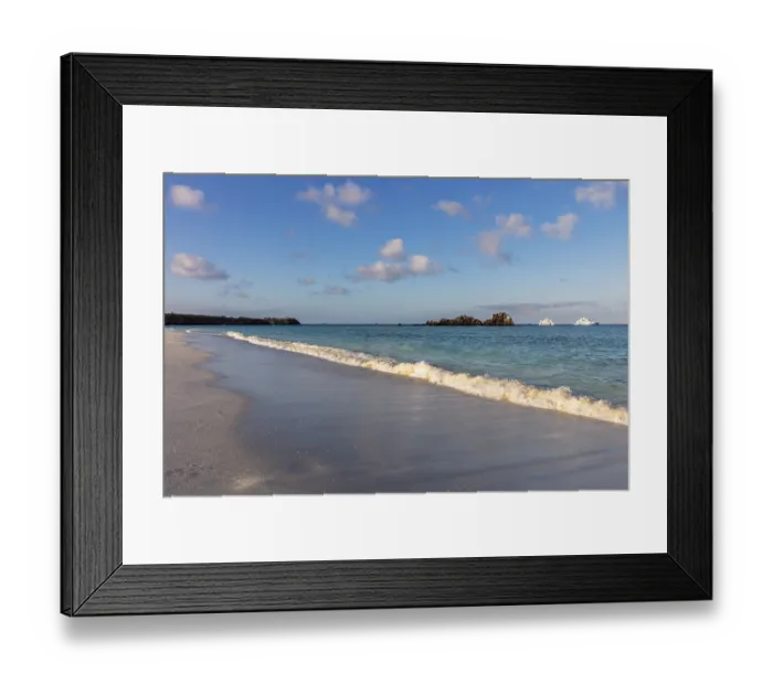 Framed Print : Gardner Bay beach, Isla Espanola