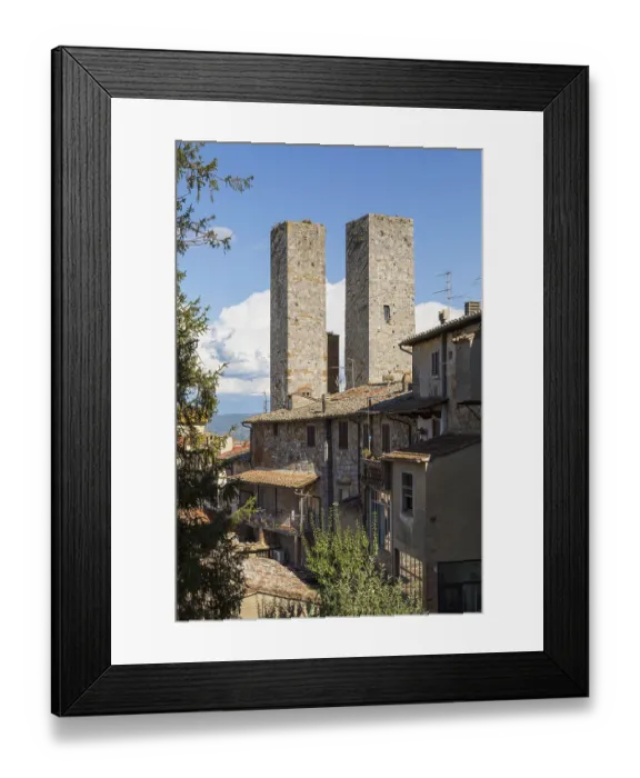Framed Print : The twin towers in the medieval town of San Gimignano