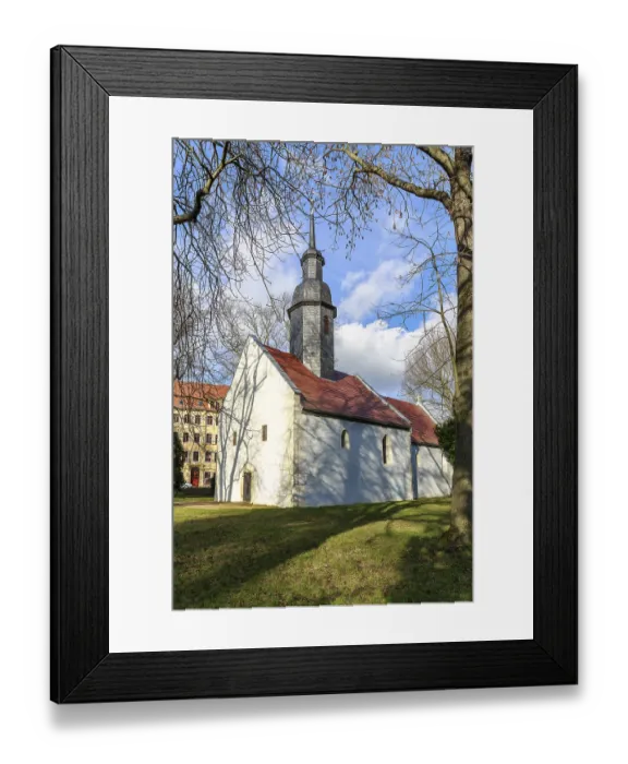 Framed Print : Nikolaikirche in Nikolaipark an der Triebisch