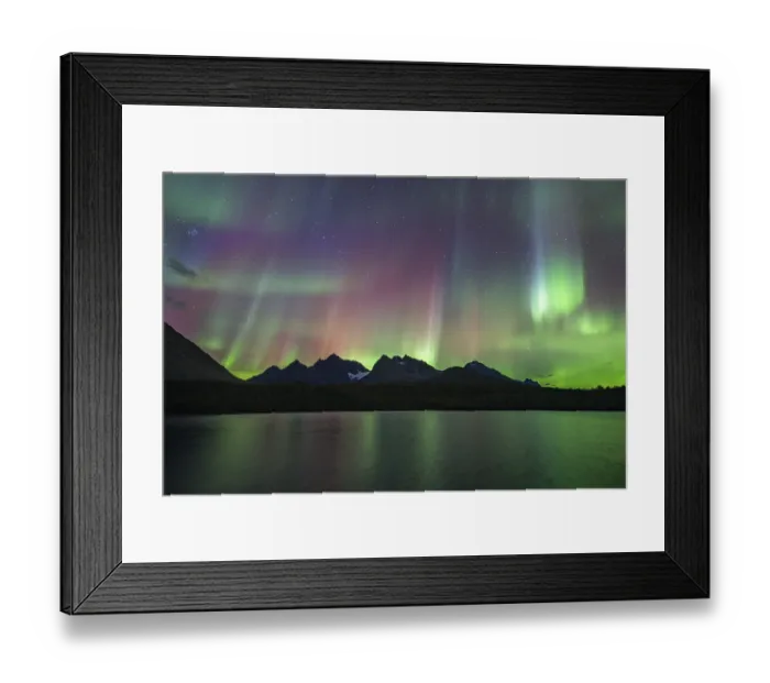 Framed Print : Northern lights over Bergen in the Lyngen Alps