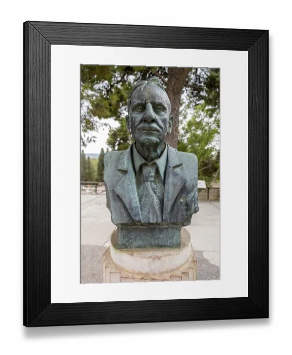 Framed Print : Sculpture by Sir Arthur Evans in front of the Palace of Knossos