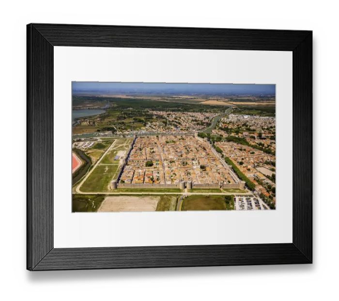 Framed Print : Historic city centre in the fortified quadrangle of Aigues-Mortes
