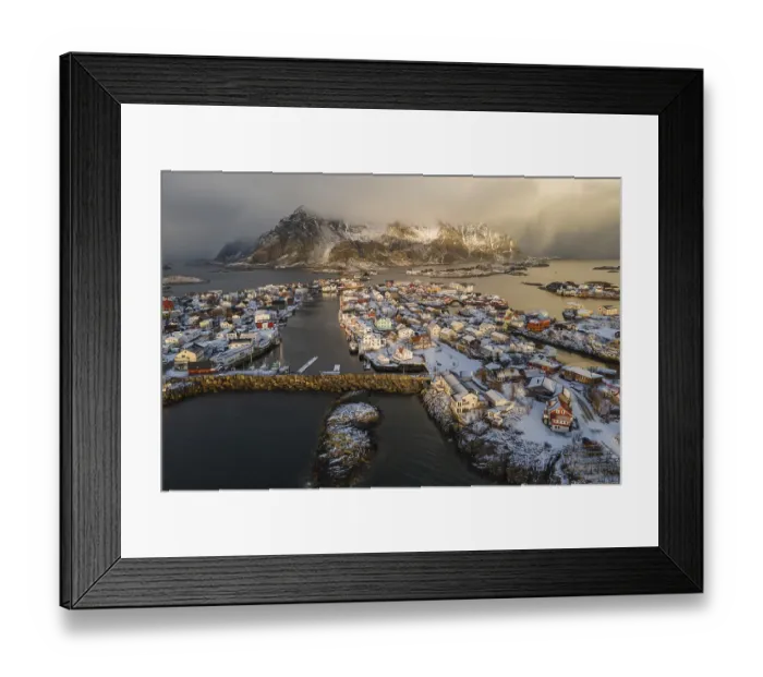 Framed Print : Hennigsvaer, Lofoten, Nordland, Norway